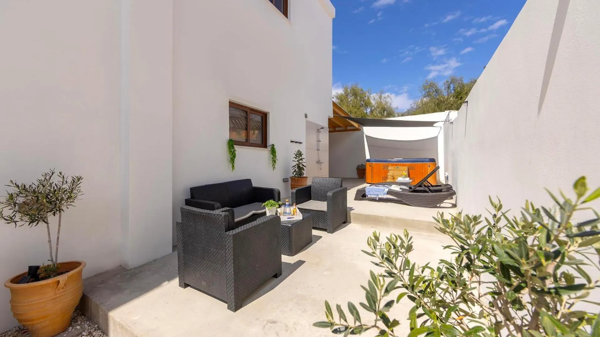 איה נאפה Sevis Suites